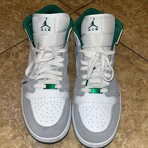 Nike Air Jordan 1 Mid SE White Pine Green Smoke Grey Size 11.5